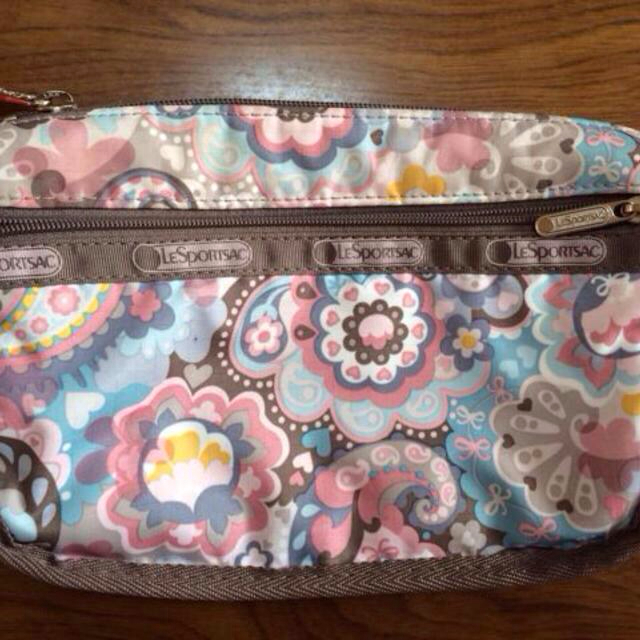 LeSportsac(レスポートサック)のレスポ♡ペイズリー柄ポーチ レディースのファッション小物(ポーチ)の商品写真