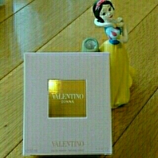 ルドルフヴァレンチノ(Rudolph Valentino)のヴァレンティノ ヴァレンティノドンナ オーデパルファム💓正規品✨５０ml❤(香水(女性用))