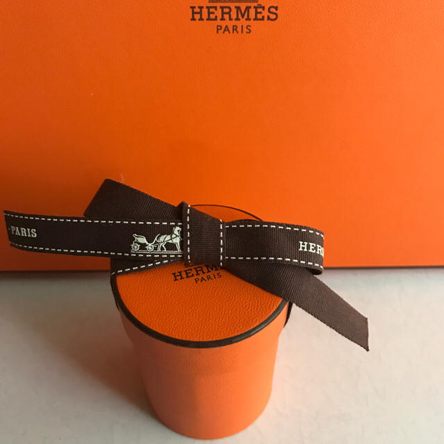 Hermes(エルメス)のエルメス ツイリー 空箱 レディースのバッグ(ショップ袋)の商品写真