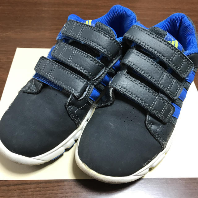 adidas(アディダス)のadidas☆20cm キッズ/ベビー/マタニティのキッズ靴/シューズ(15cm~)(スニーカー)の商品写真