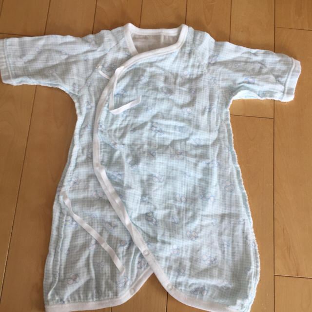 アカチャンホンポ(アカチャンホンポ)の新生児用肌着 3枚セット キッズ/ベビー/マタニティのベビー服(~85cm)(肌着/下着)の商品写真
