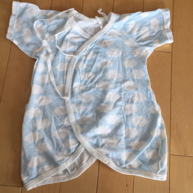 アカチャンホンポ(アカチャンホンポ)の新生児用肌着 3枚セット キッズ/ベビー/マタニティのベビー服(~85cm)(肌着/下着)の商品写真