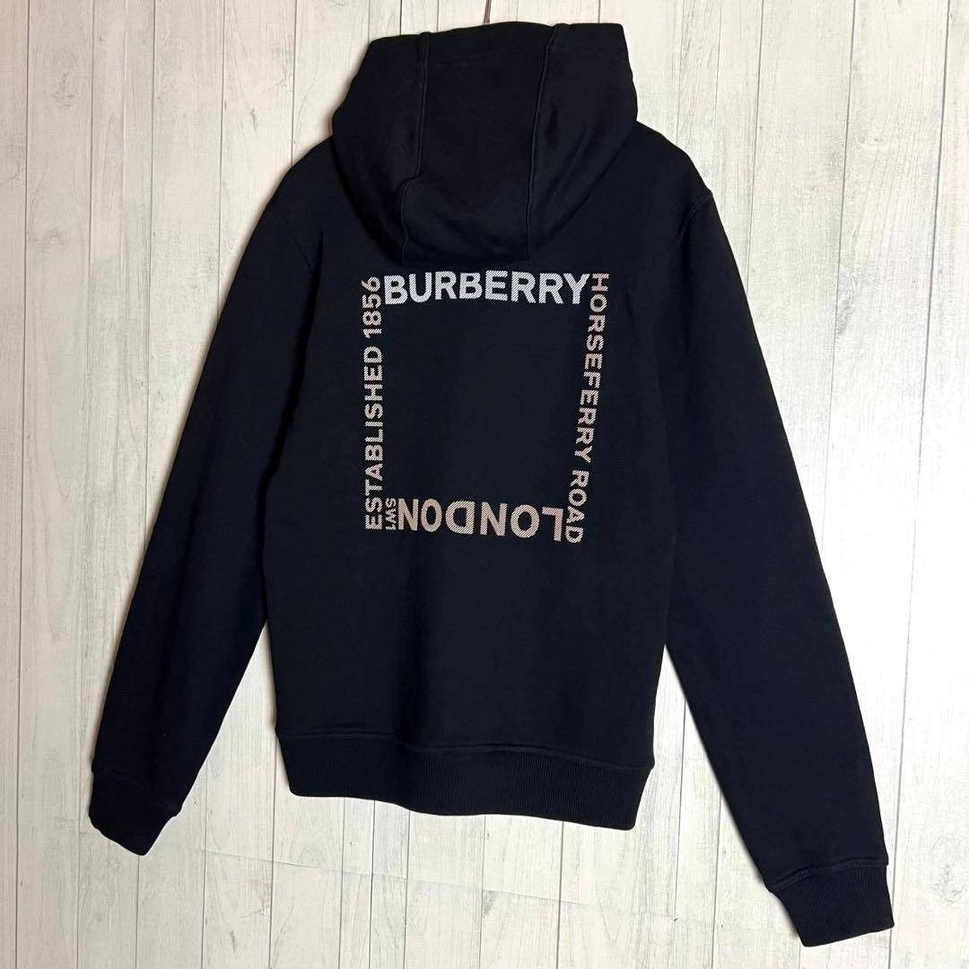 BURBERRY(バーバリー)の【未使用級・希少L】バーバリー　ホースフェリー　両面ロゴ　パーカー　ブラック　黒 メンズのトップス(パーカー)の商品写真