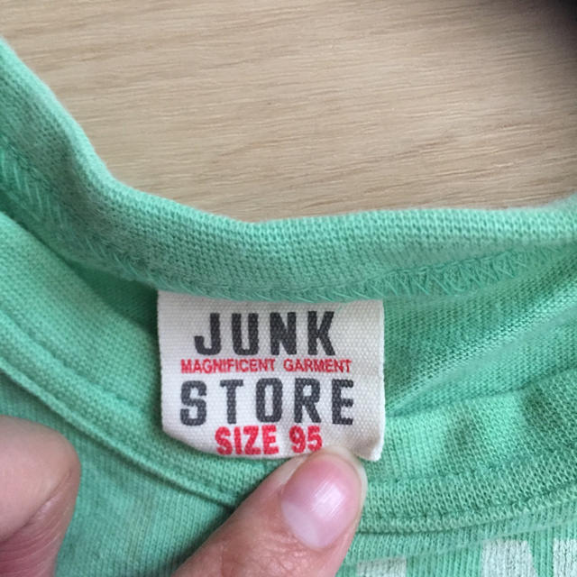 JUNK STORE(ジャンクストアー)のはるママ様 JUNKSTORE ロゴTシャツ 95 ジャンクストアー キッズ/ベビー/マタニティのキッズ服男の子用(90cm~)(Tシャツ/カットソー)の商品写真