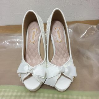 ミシェルマカロン(michellMacaron)の【新品未使用】michellMacaronレースパンプス(ハイヒール/パンプス)