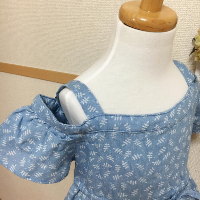 オーガニックコットン100% オフショルダー キッズワンピース キッズ/ベビー/マタニティのキッズ服女の子用(90cm~)(ワンピース)の商品写真