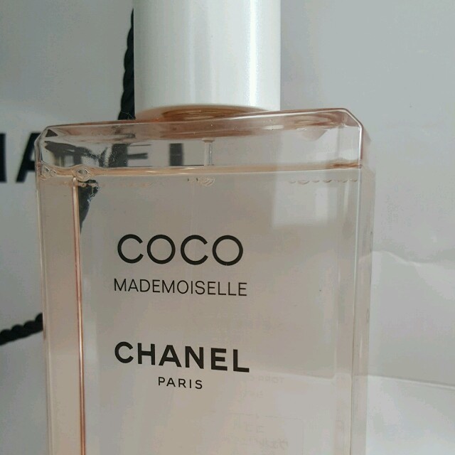 CHANEL(シャネル)のCHANEL　ココマドモアゼル　ヴェルヴェットボディーオイル　♡限定品♡ コスメ/美容のボディケア(ボディオイル)の商品写真