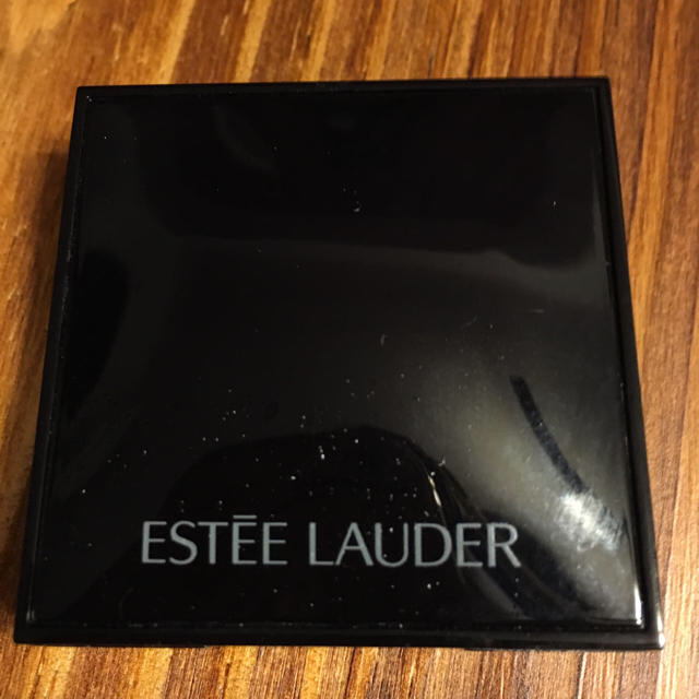 Estee Lauder(エスティローダー)のエスティーローダー アイシャドウ 16  コスメ/美容のベースメイク/化粧品(アイシャドウ)の商品写真