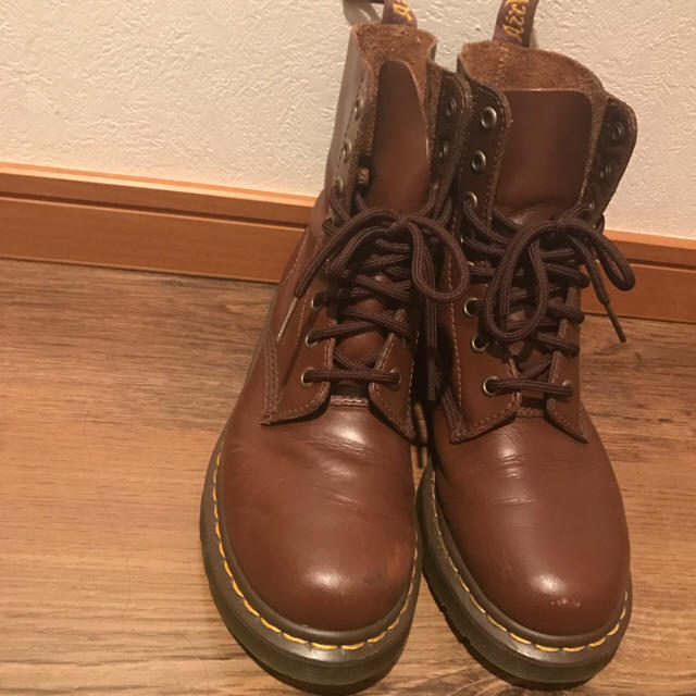 Dr.Martens 8ホール ブラウン | フリマアプリ ラクマ