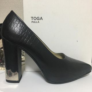 トーガ(TOGA)のTOGAメタルレザーパンプス美品(ハイヒール/パンプス)