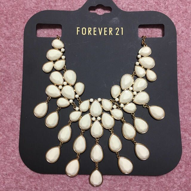 FOREVER 21(フォーエバートゥエンティーワン)のフォーエバー21 ボリューム ネックレス レディースのアクセサリー(ネックレス)の商品写真