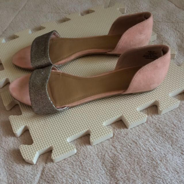 H&M(エイチアンドエム)のH&M♡フラットサンダル 送料込 レディースの靴/シューズ(サンダル)の商品写真