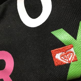 ロキシー(Roxy)の☆ハワイＲＯＸＹ☆新品タグ付き ♪カラフルlogo可愛いポーチ♪(ポーチ)