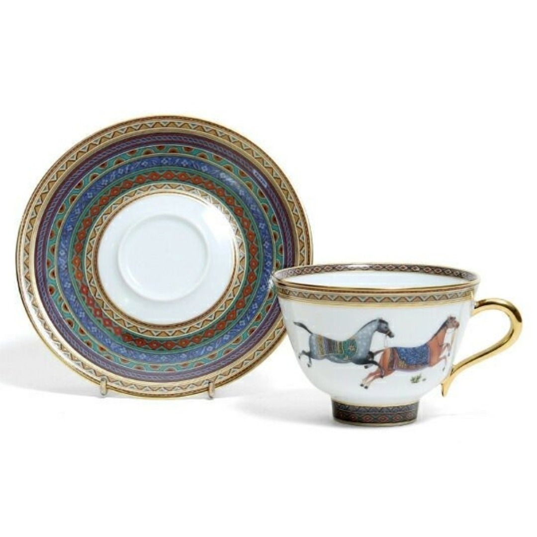 HERMES(エルメス)のエルメス シュヴァルドリアン ティーカップ＆ソーサー ペア Cheval d'Orient 9884 高級洋食器 ティーC/S 2客セット インテリア/住まい/日用品のキッチン/食器(グラス/カップ)の商品写真
