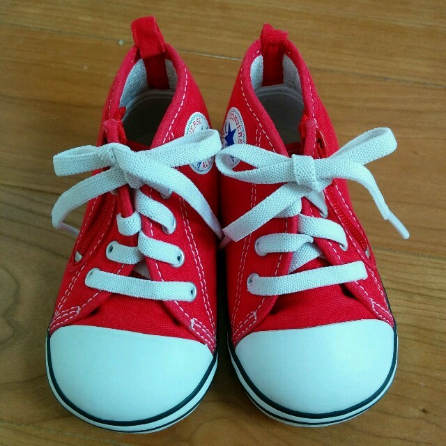 CONVERSE(コンバース)のakane様ありがとうございます♥美品♥コンバース♥13cm♥CONVERSE キッズ/ベビー/マタニティのベビー靴/シューズ(~14cm)(スニーカー)の商品写真