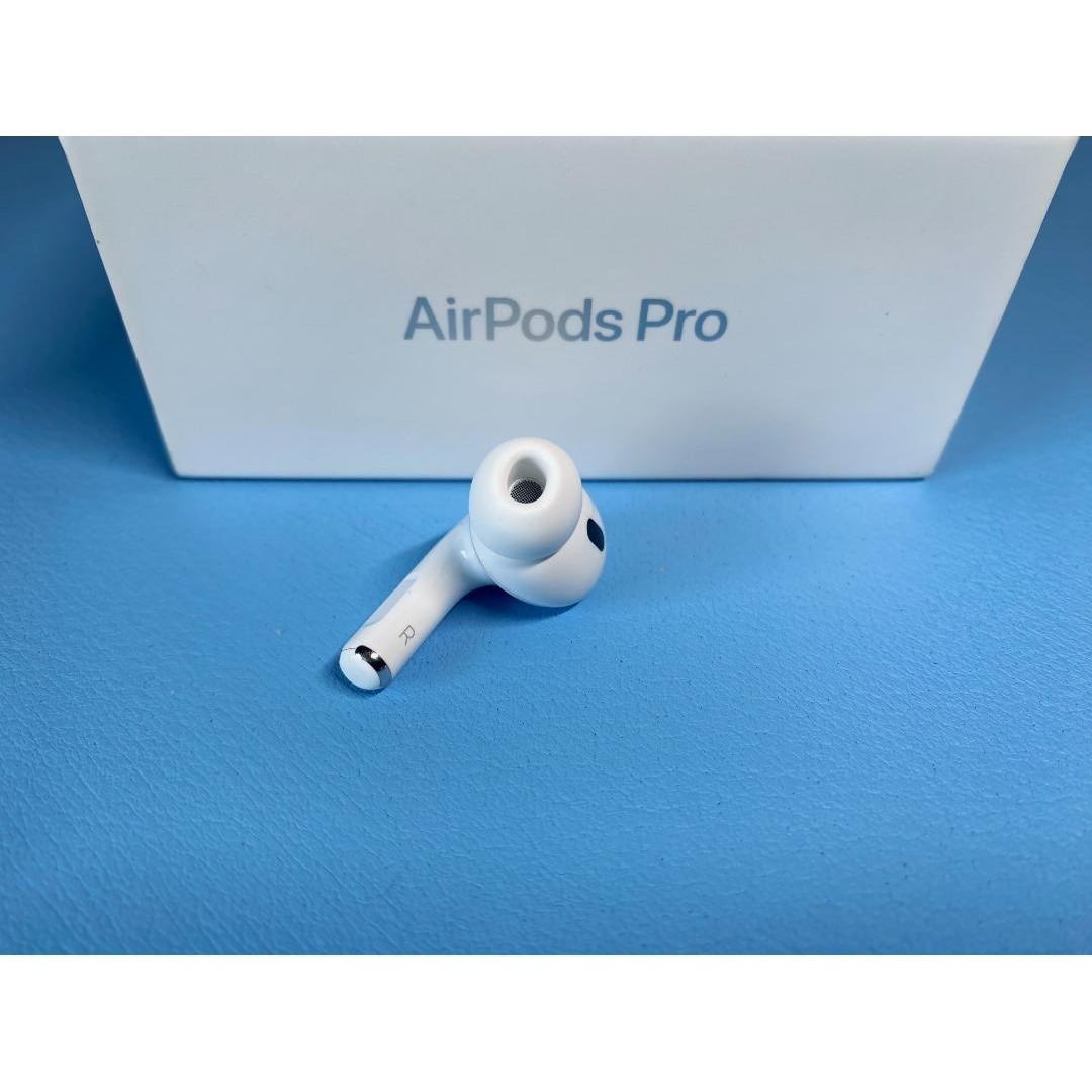 Apple(アップル)のAirPods Pro 2 右耳のみ イヤホン A2698 ハンドメイドのキッズ/ベビー(スタイ/よだれかけ)の商品写真