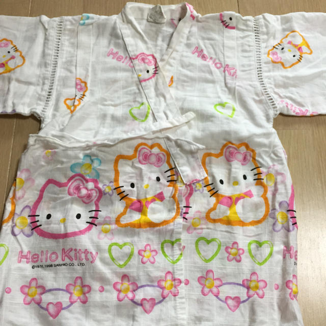 サンリオ(サンリオ)のハローキティ甚平 100 キッズ/ベビー/マタニティのキッズ服女の子用(90cm~)(甚平/浴衣)の商品写真