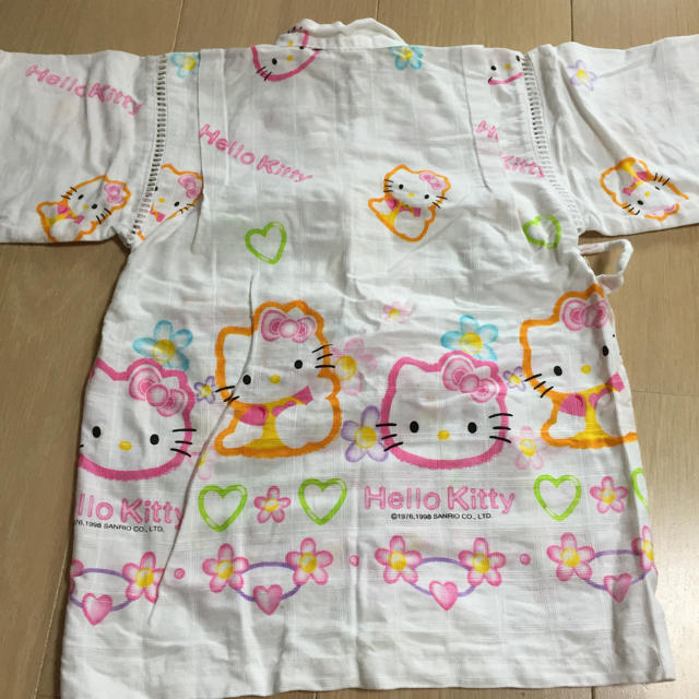 サンリオ(サンリオ)のハローキティ甚平 100 キッズ/ベビー/マタニティのキッズ服女の子用(90cm~)(甚平/浴衣)の商品写真