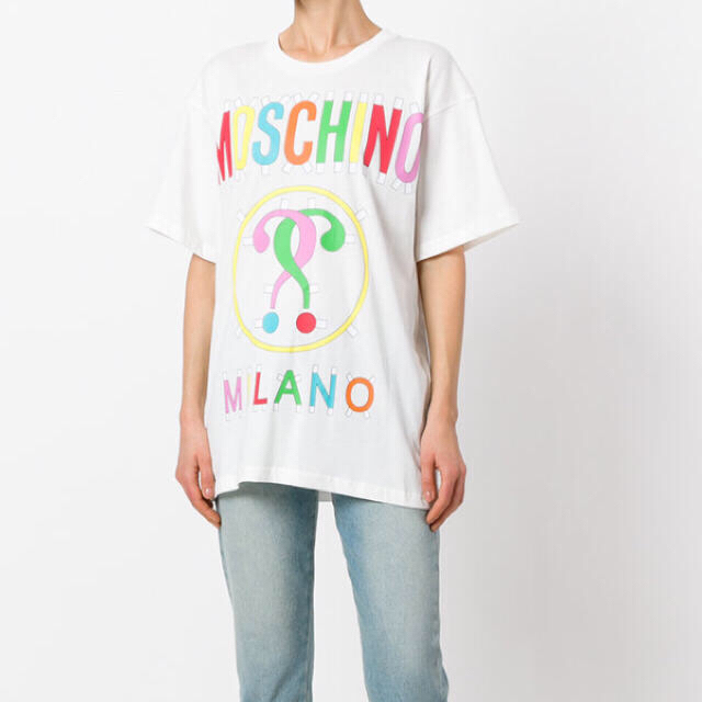 MOSCHINO(モスキーノ)の定価10000円OFF‼️MOSCHINOロゴプリントTシャツ  レディースのトップス(Tシャツ(半袖/袖なし))の商品写真