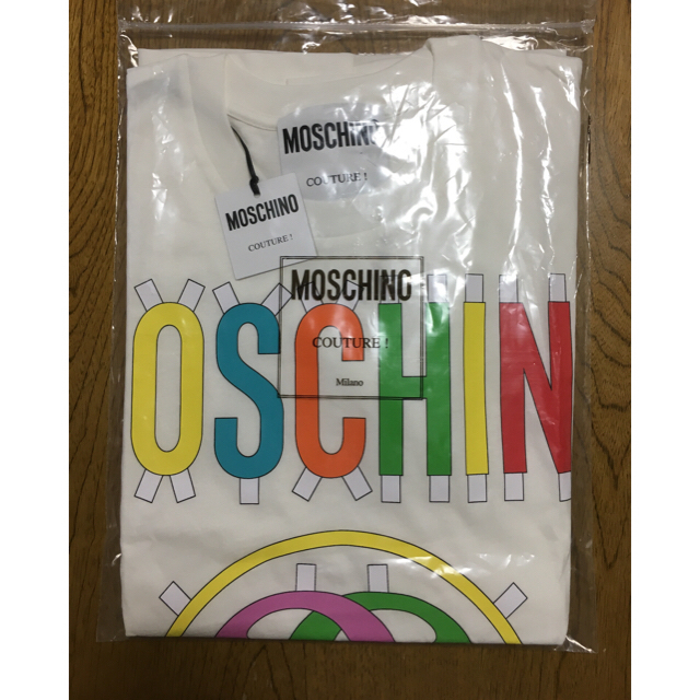 MOSCHINO(モスキーノ)の定価10000円OFF‼️MOSCHINOロゴプリントTシャツ  レディースのトップス(Tシャツ(半袖/袖なし))の商品写真