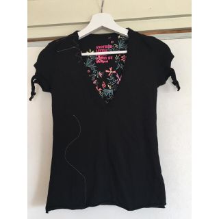 デシグアル(DESIGUAL)の美品 Desigual 黒デザインTシャツ(Tシャツ(半袖/袖なし))