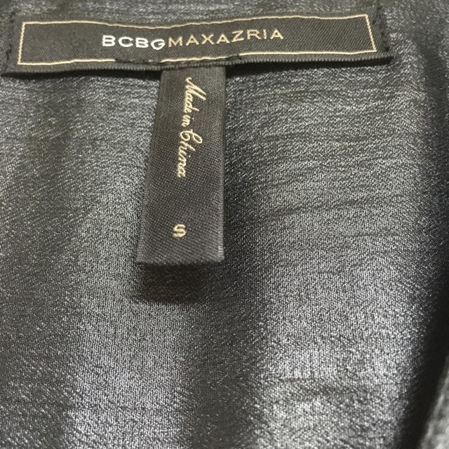 BCBGMAXAZRIA(ビーシービージーマックスアズリア)の【美品】BCBGノーカラーシャツワンピース　GW限定値下げ レディースのワンピース(ひざ丈ワンピース)の商品写真