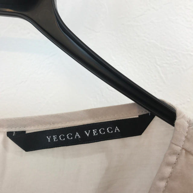 YECCA VECCA(イェッカヴェッカ)のYEGGA VEGGAノースリーブ フリルブラウス レディースのトップス(シャツ/ブラウス(半袖/袖なし))の商品写真