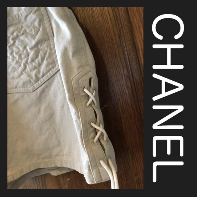 CHANEL(シャネル)のシャネル ショートパンツ used 美品(クリーニング無しは500円引き) レディースのパンツ(ショートパンツ)の商品写真