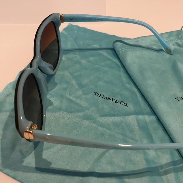 Tiffany & Co.(ティファニー)のティファニー♡サングラス現行モデル レディースのファッション小物(サングラス/メガネ)の商品写真