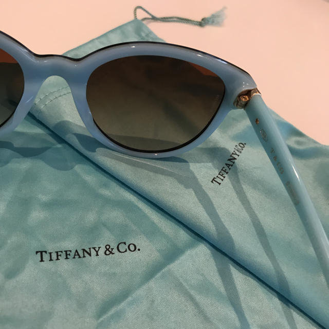 Tiffany & Co.(ティファニー)のティファニー♡サングラス現行モデル レディースのファッション小物(サングラス/メガネ)の商品写真