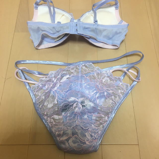 Ravijour(ラヴィジュール)のRavijour 上下セット レディースの下着/アンダーウェア(ブラ&ショーツセット)の商品写真