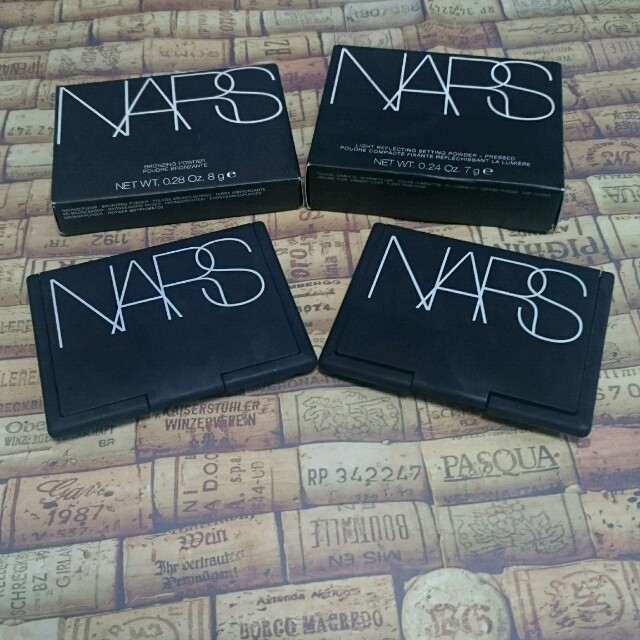 NARS(ナーズ)の【Mii様へ】美品ナーズコスメ４点セット コスメ/美容のベースメイク/化粧品(フェイスパウダー)の商品写真