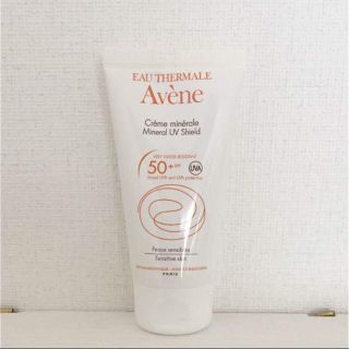 アベンヌ(Avene)の一度のみ使用！アベンヌミネラルUVシールド日焼け止めクリーム敏感肌用SPF50(化粧下地)