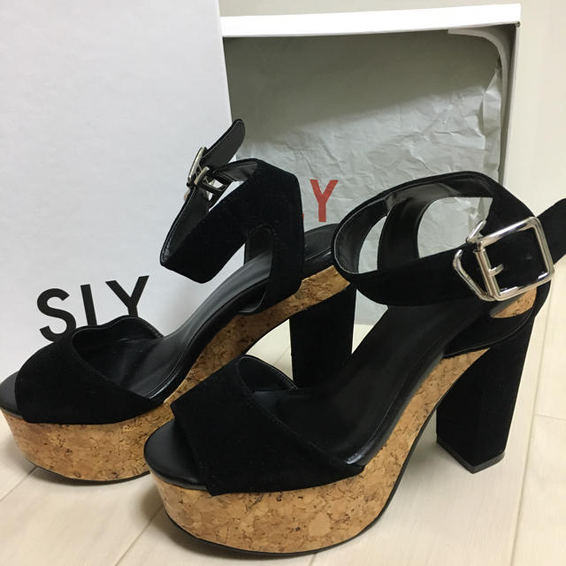 SLY(スライ)のSLY スライ コルクヒールサンダル レディースの靴/シューズ(サンダル)の商品写真