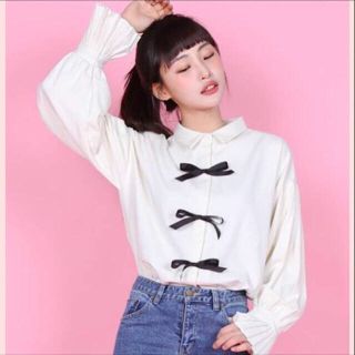 スタイルナンダ(STYLENANDA)のpipilottie リボンシャツ(シャツ/ブラウス(長袖/七分))