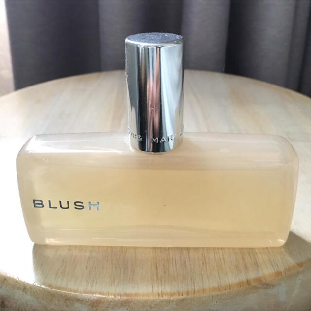 MARC BY MARC JACOBS(マークバイマークジェイコブス)のMarc Jacobs blush 香水 コスメ/美容の香水(香水(女性用))の商品写真