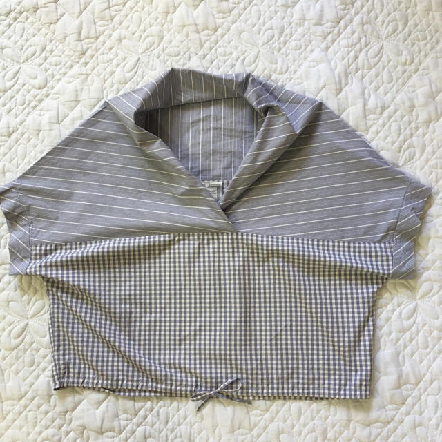 BEARDSLEY(ビアズリー)のビアズリー ストライプ変形シャツ レディースのトップス(シャツ/ブラウス(半袖/袖なし))の商品写真
