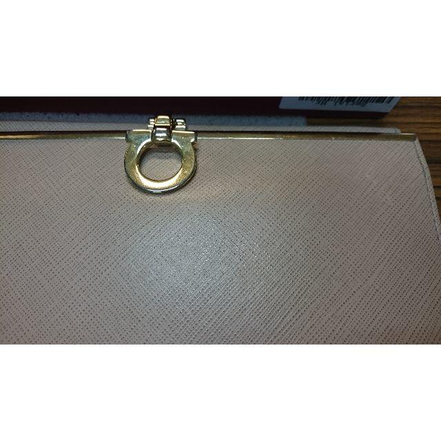 Salvatore Ferragamo - フェラガモ　ガンチーニ型押し　長財布　カーフレザー　ベージュ