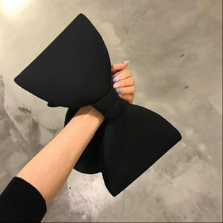 Zara 新品 ビッグリボン バッグ リボンハンドル グレープハンドル インスタで大人気 の通販 By Nariﾁｬﾝ S Shop ザラならラクマ