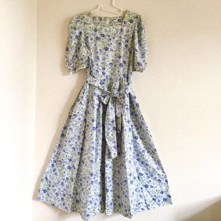 ローラアシュレイ お花柄ワンピース