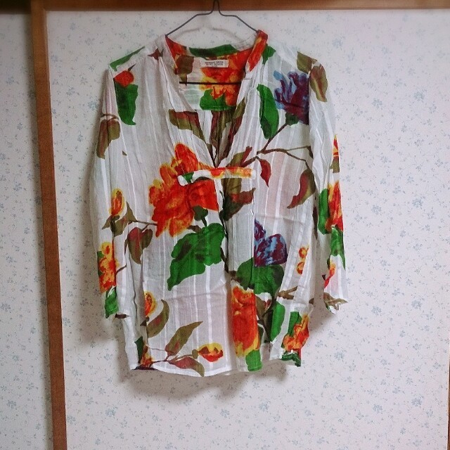 Heart Market(ハートマーケット)の花柄シャツ レディースのトップス(シャツ/ブラウス(長袖/七分))の商品写真