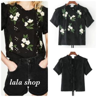 ザラ(ZARA)のZARA 新品！正規品 花柄刺繍ブラウス シャツ♡(シャツ/ブラウス(長袖/七分))