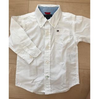 トミーヒルフィガー(TOMMY HILFIGER)の白 シャツ(Tシャツ/カットソー)