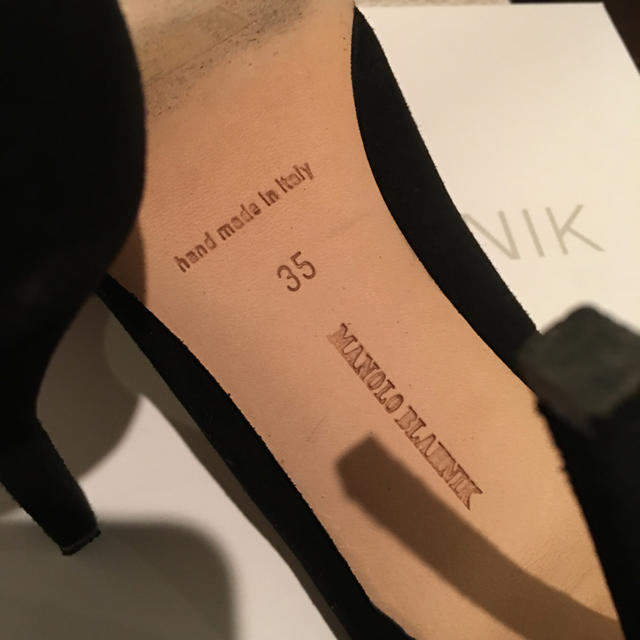 MANOLO BLAHNIK(マノロブラニク)のたくさんのいいね！より週末お値引き！マノロブラニクスエードパンプス レディースの靴/シューズ(ハイヒール/パンプス)の商品写真