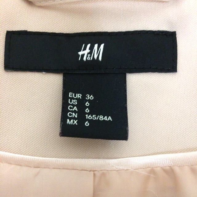 H&M(エイチアンドエム)の☆H&M テーラードジャケット☆ レディースのジャケット/アウター(テーラードジャケット)の商品写真
