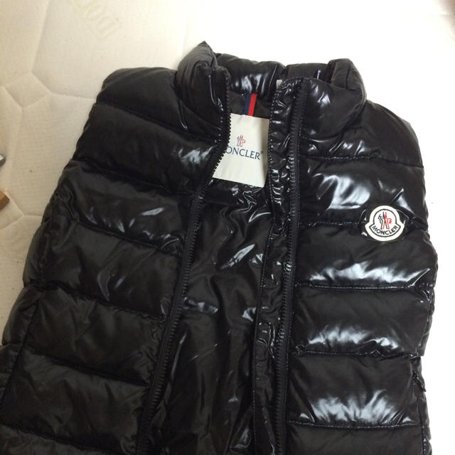 MONCLER - モンクレールダウンベストキッズの通販 by とんとこ's shop｜モンクレールならラクマ