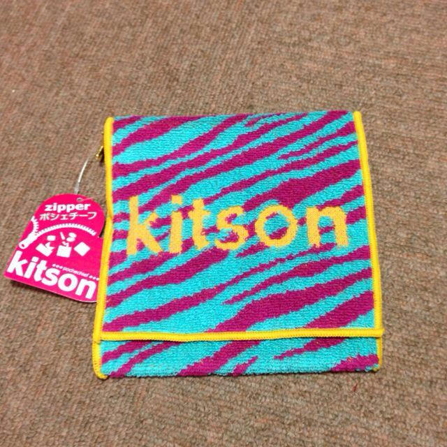 KITSON(キットソン)の新品＊Kitsonポシェチーフ＊ レディースのファッション小物(ハンカチ)の商品写真