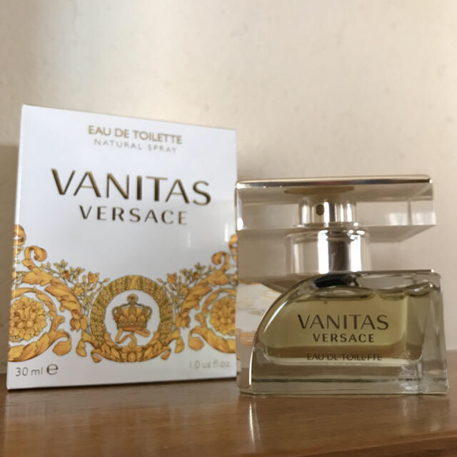 VERSACE(ヴェルサーチ)の✨ ヴェルサーチ ヴァニタス EDT30ml コスメ/美容の香水(香水(女性用))の商品写真