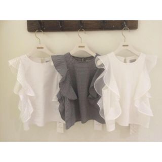 スナイデル(SNIDEL)のサイドフリルトップス♡snidel(カットソー(半袖/袖なし))