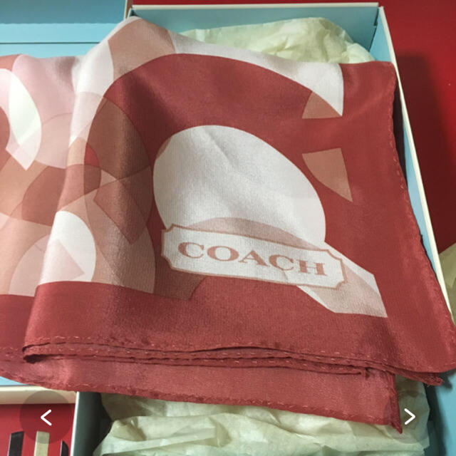 COACH(コーチ)の♡可愛いお色のコーチ  スカーフ♡バッグにアクセサリーにも レディースのファッション小物(バンダナ/スカーフ)の商品写真